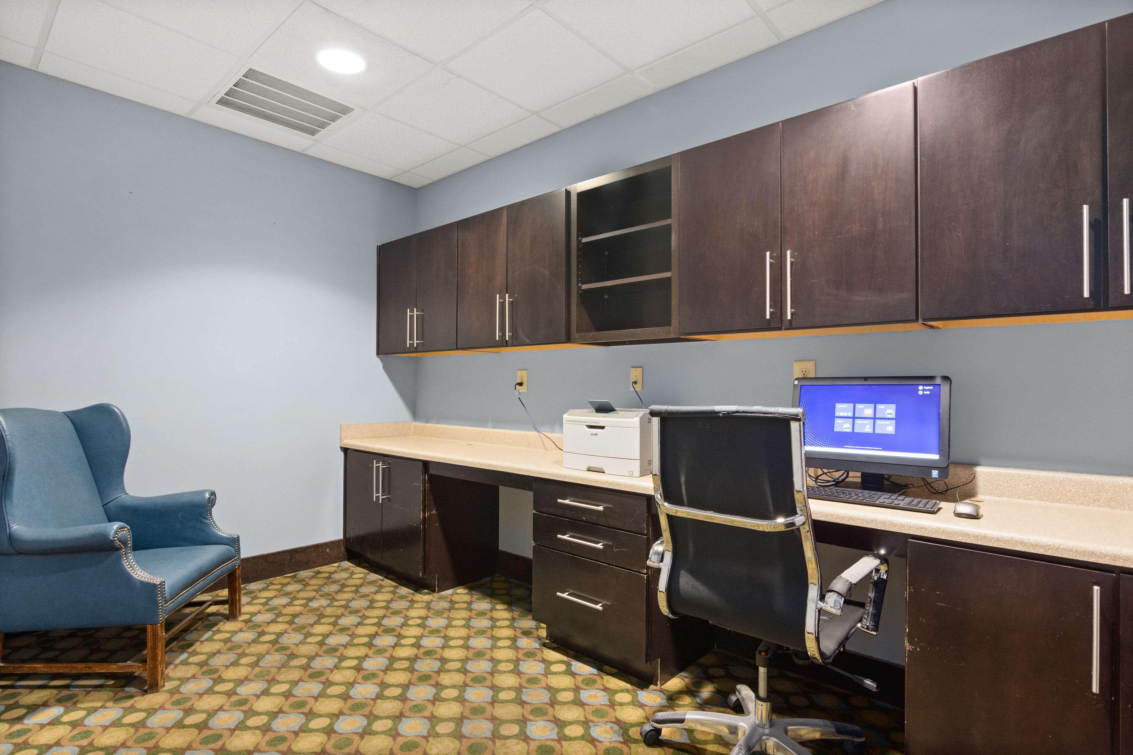 Surestay Plus Hotel By Best Western Portland Route 52 West Esterno foto