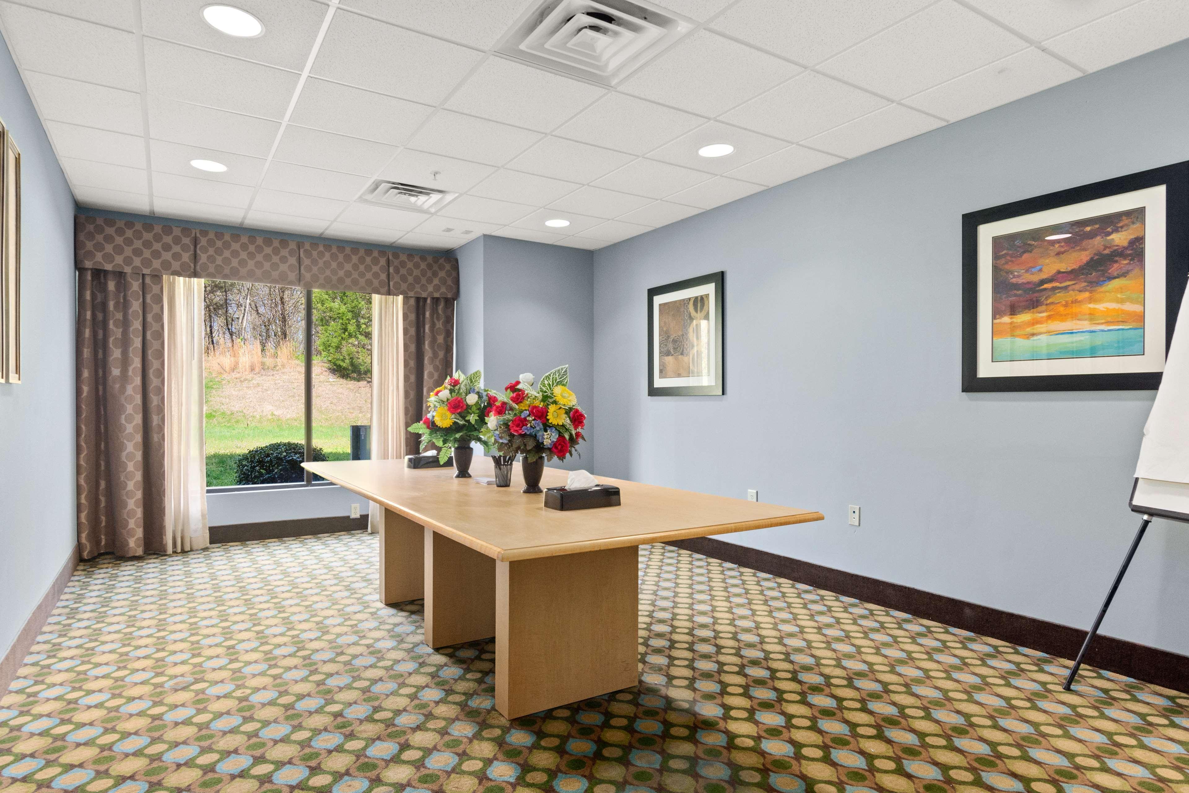 Surestay Plus Hotel By Best Western Portland Route 52 West Esterno foto